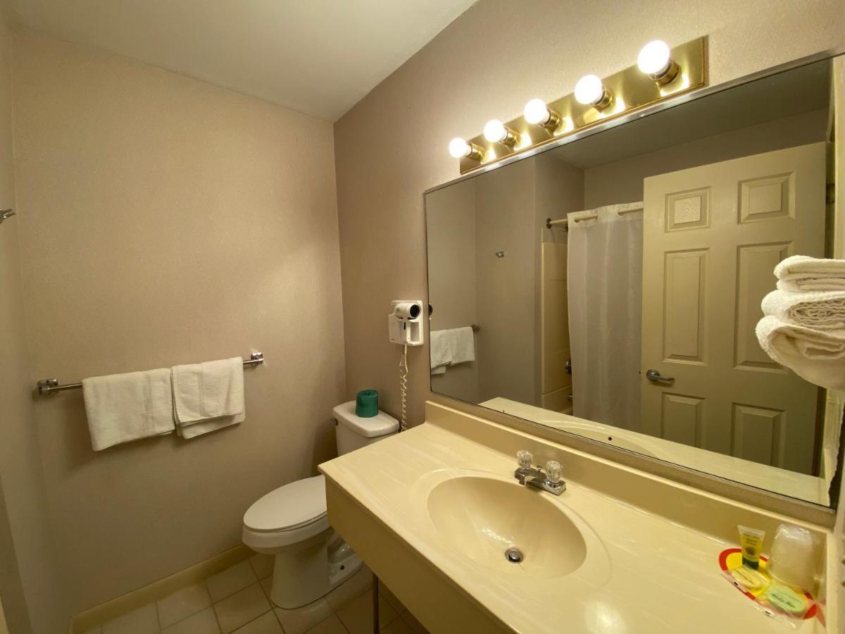 Economy Lodge 682 Main St Sturbridge Luaran gambar