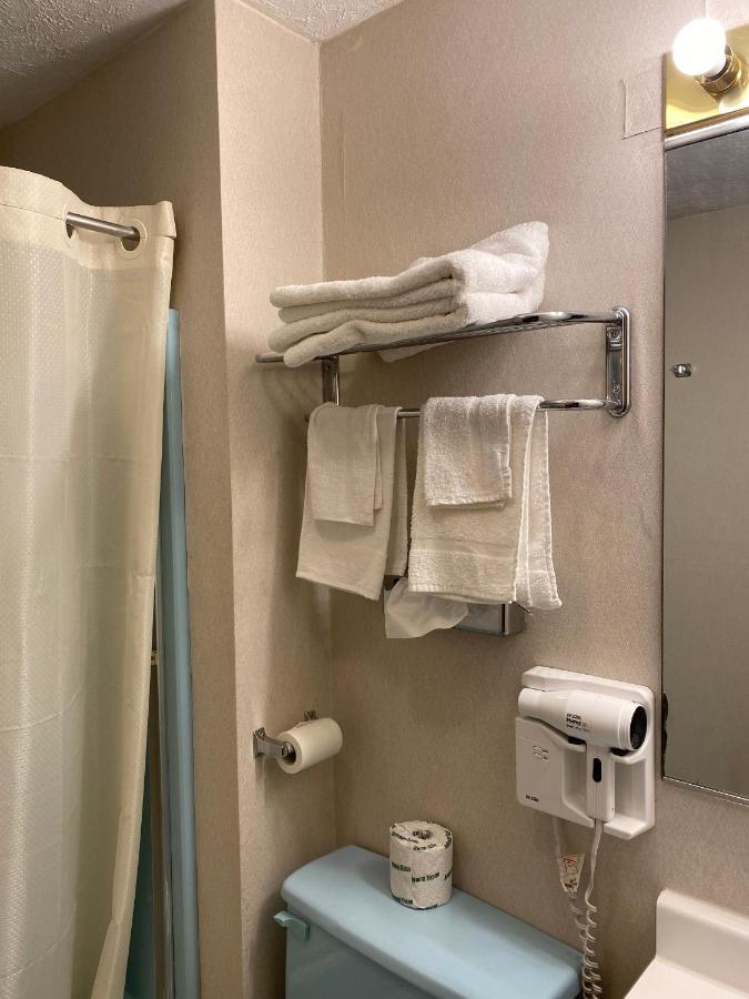Economy Lodge 682 Main St Sturbridge Luaran gambar