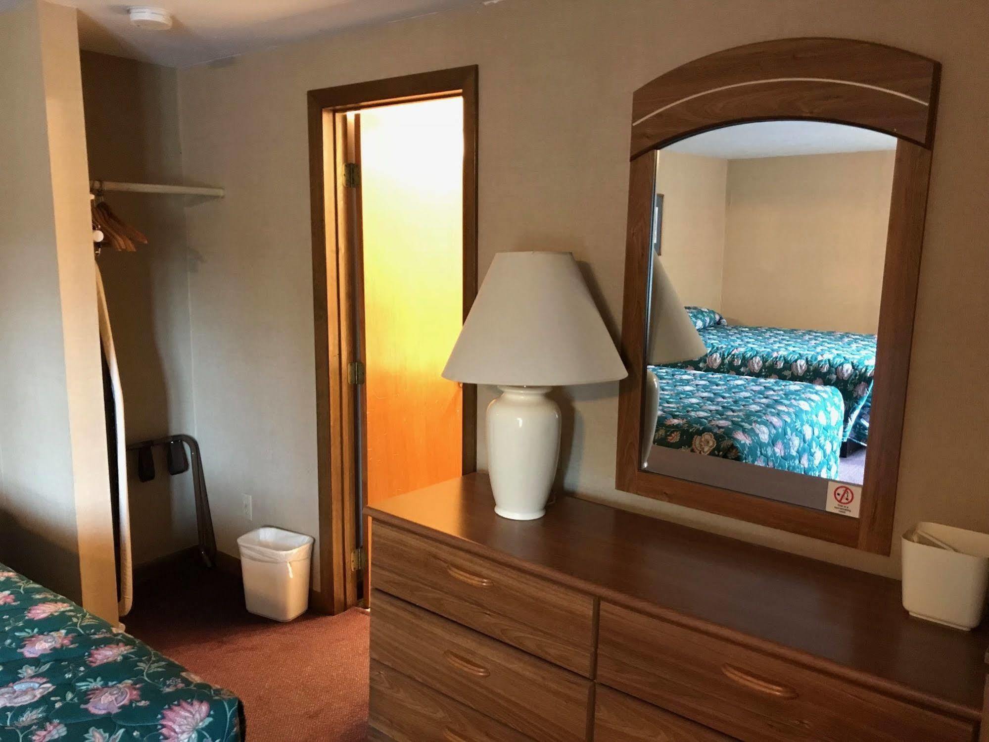 Economy Lodge 682 Main St Sturbridge Luaran gambar